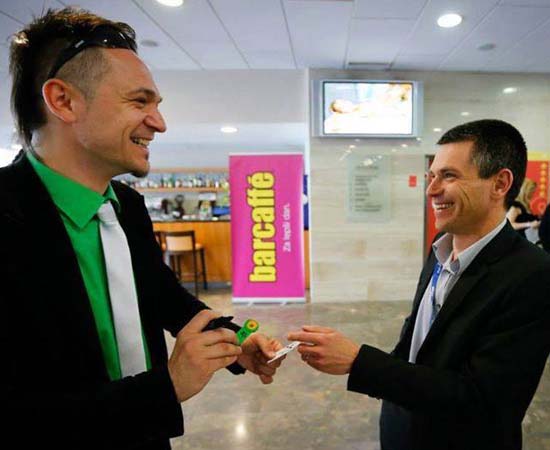 sam, sebastian, �arodej, �arovnik, iluzionist, moderator, mentalist, standup, komik, organizacija, dogodka, poroka, praznovanje, event, magic, zabava, smeh, podjetje, sejem, corporate, show, konferenca, abraham, piknik, zaklju�ena, dru�ba, rojstni, dan