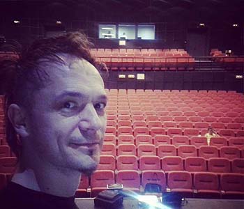 sam, sebastian, �arodej, �arovnik, iluzionist, moderator, mentalist, standup, komik, organizacija, dogodka, poroka, praznovanje, event, magic, zabava, smeh, podjetje, sejem, corporate, show, konferenca, abraham, piknik, zaklju�ena, dru�ba, rojstni, dan