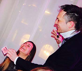 sam, sebastian, �arodej, �arovnik, iluzionist, moderator, mentalist, standup, komik, organizacija, dogodka, poroka, praznovanje, event, magic, zabava, smeh, podjetje, sejem, corporate, show, konferenca, abraham, piknik, zaklju�ena, dru�ba, rojstni, dan